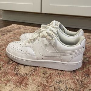 Nike Women’s Court Vision Low